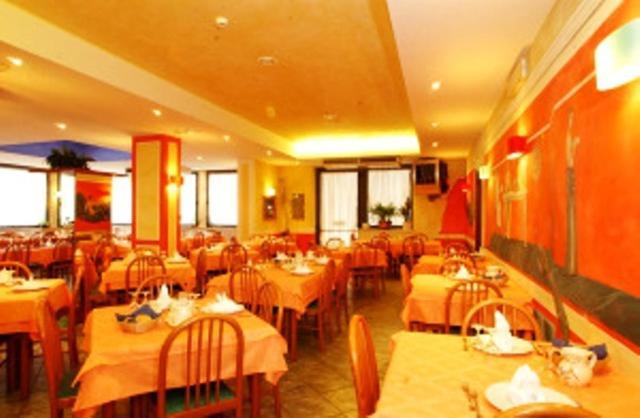 Hotel La Fenice Lignano Sabbiadoro Eksteriør billede