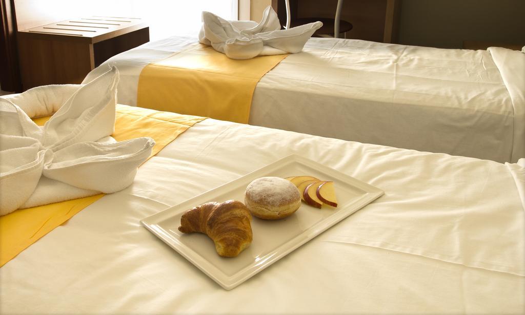 Hotel La Fenice Lignano Sabbiadoro Værelse billede