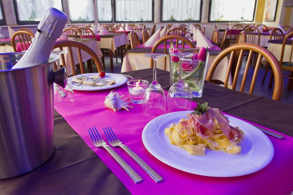 Hotel La Fenice Lignano Sabbiadoro Eksteriør billede
